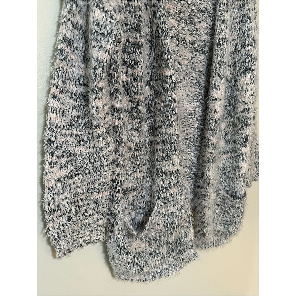 Cozy Winter Absolutely Famous Cardigan L Gray White Fuzzy Open Front Pockets - Picture 3 of 6